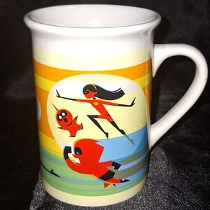 2018 Disney/Pixar The Incredibles Coffee Mug~Tea Cup~8 Oz